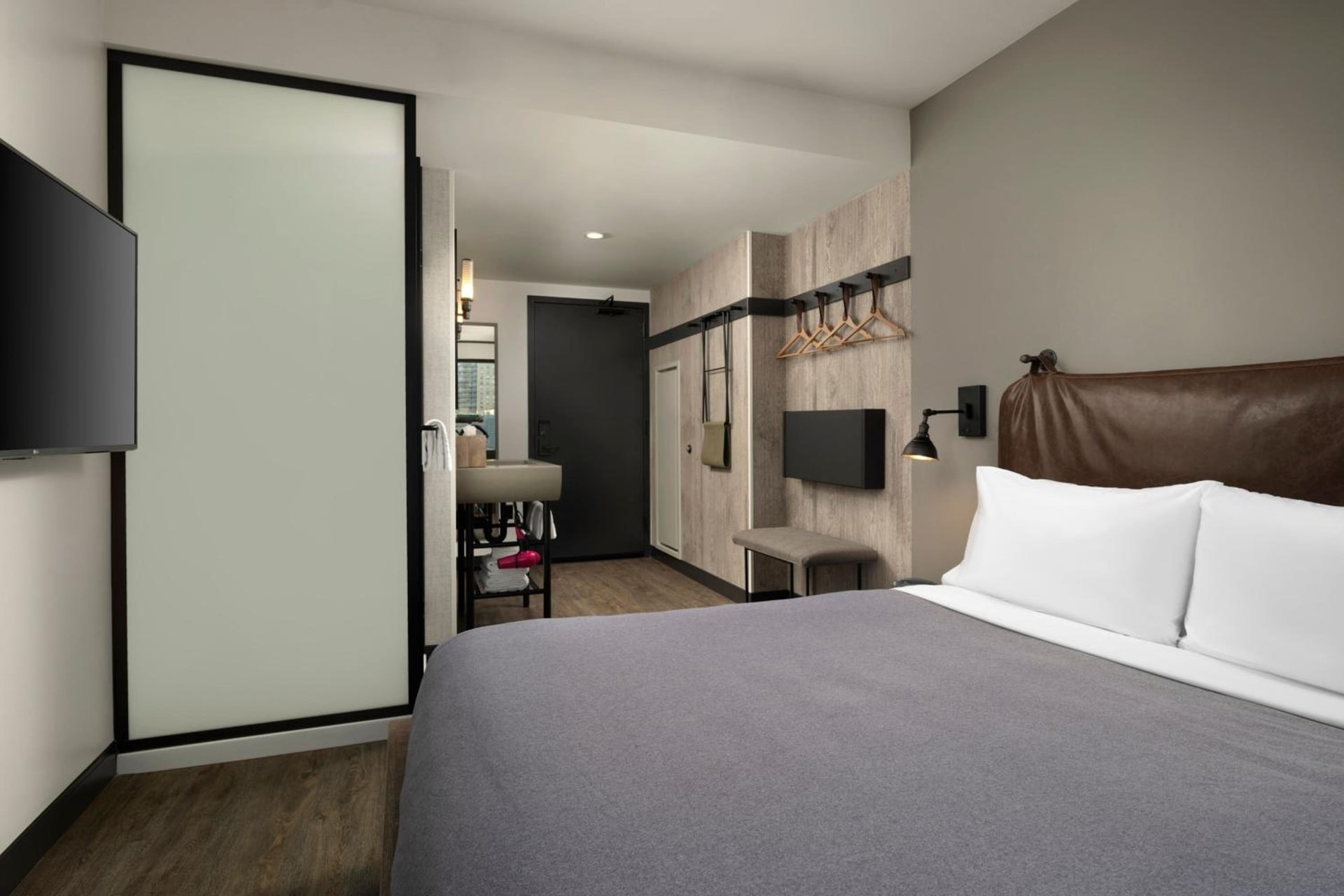 Moxy Chicago Downtown