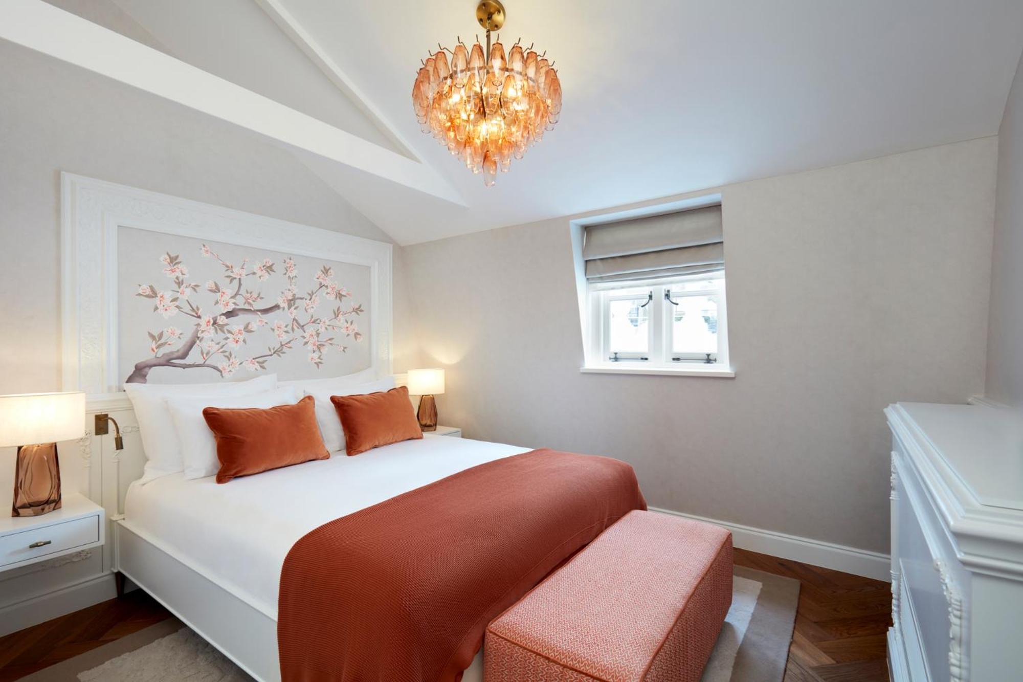 2 Chesham Hotel