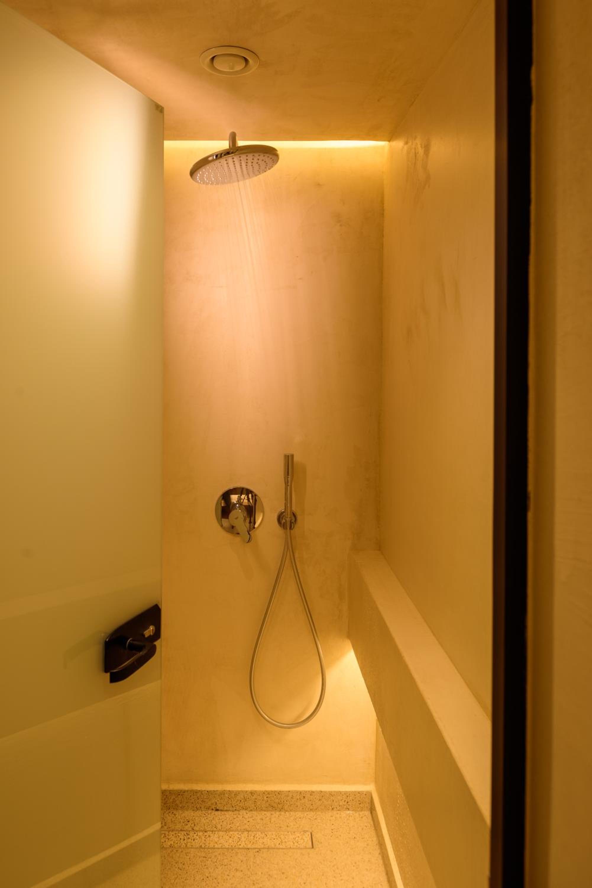 Alleys All-Suite Hotel & Spa