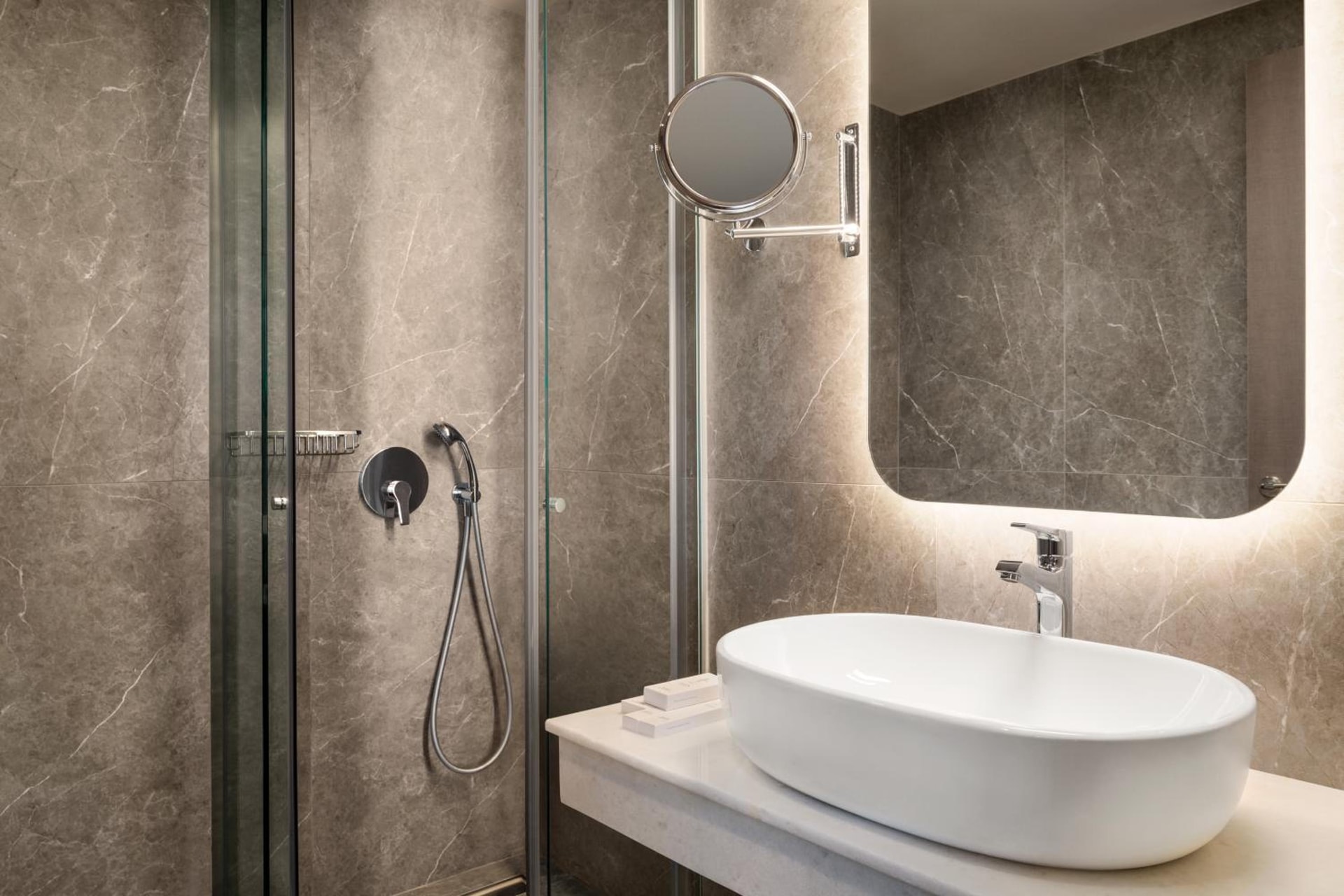 Zeus Essence Wyndham Athens Residence