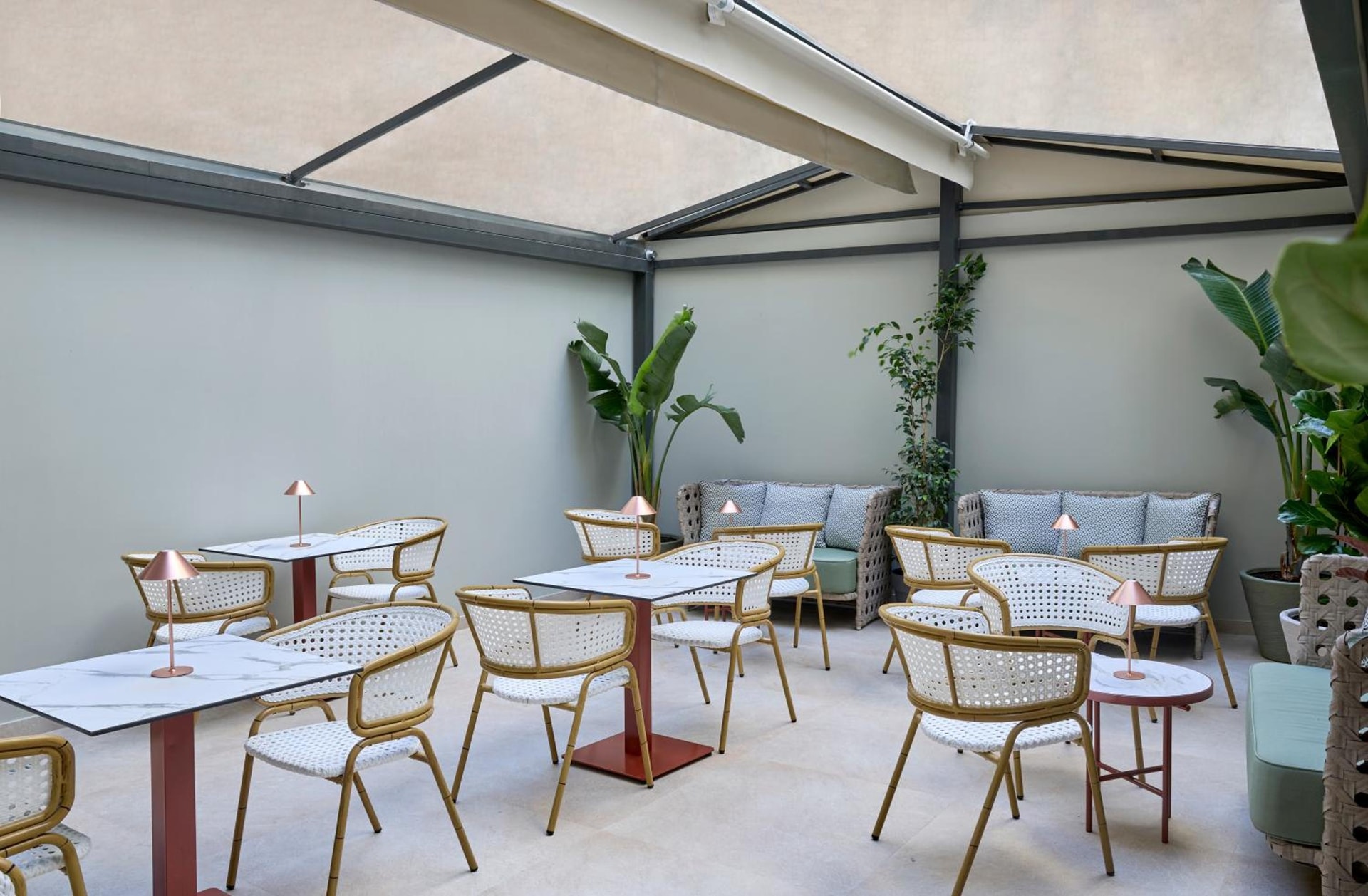 Zeus Essence Wyndham Athens Residence