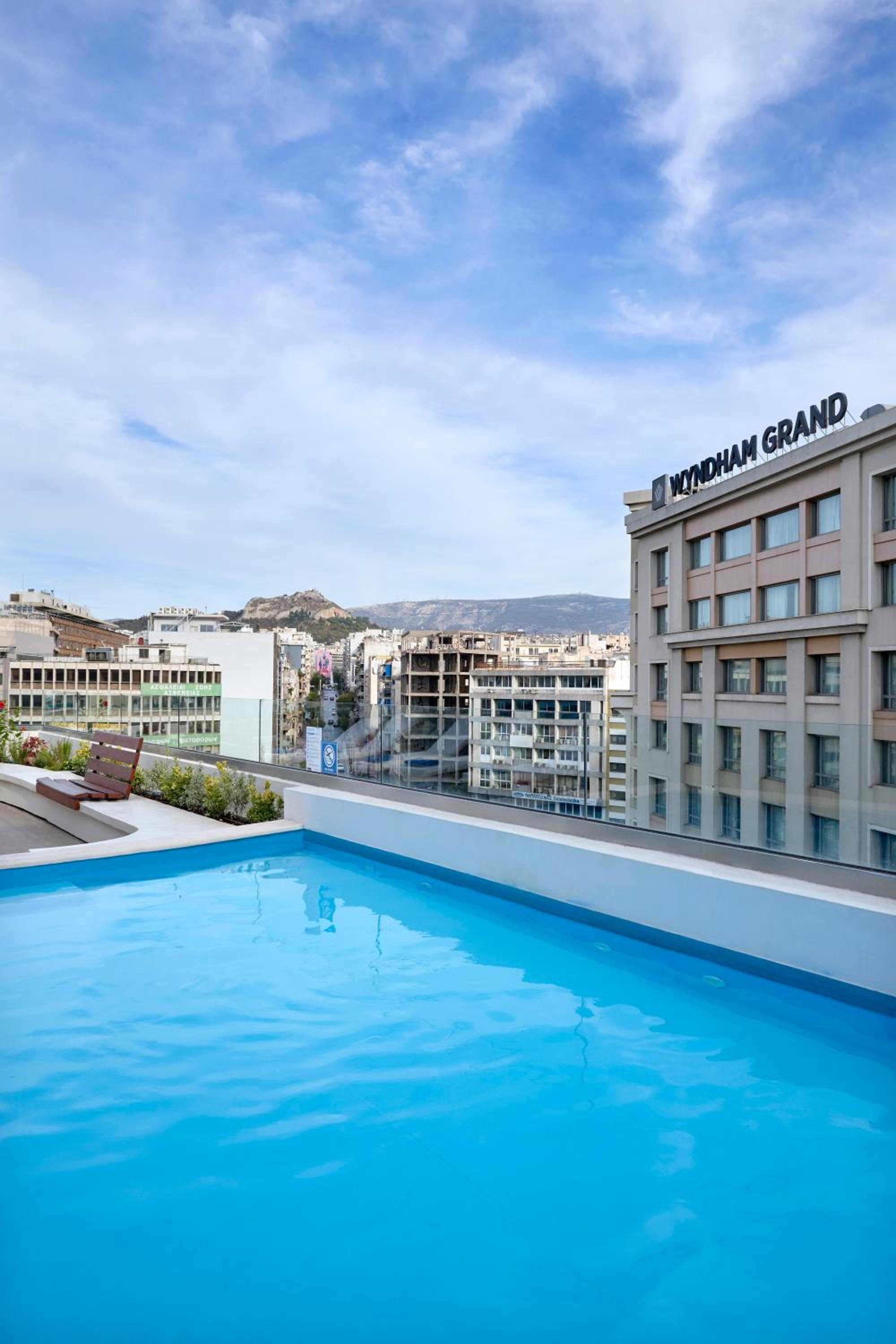 Zeus Essence Wyndham Athens Residence