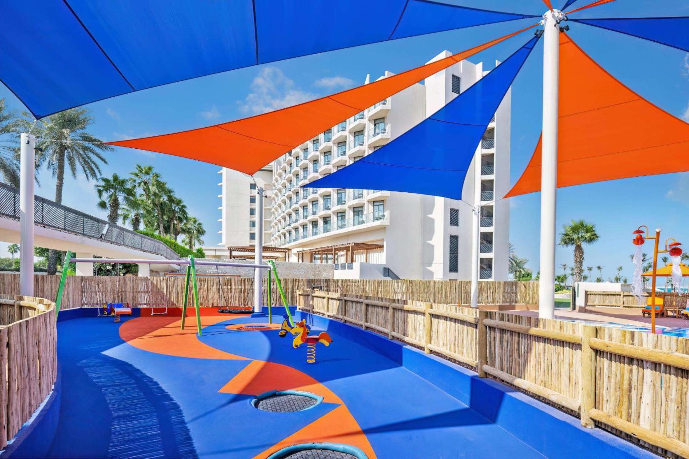JA Beach Hotel, Dubai