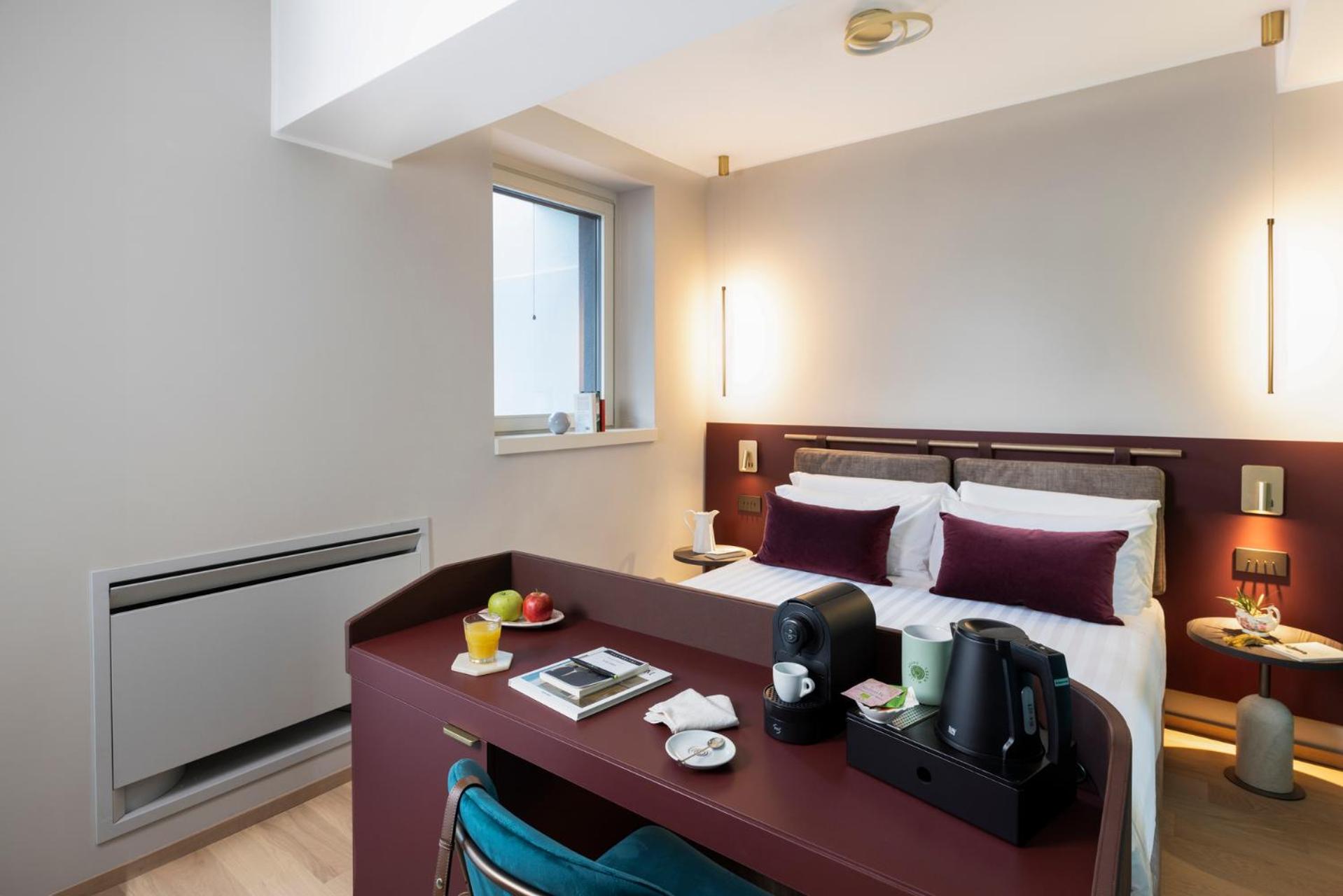 Adoro Hotel