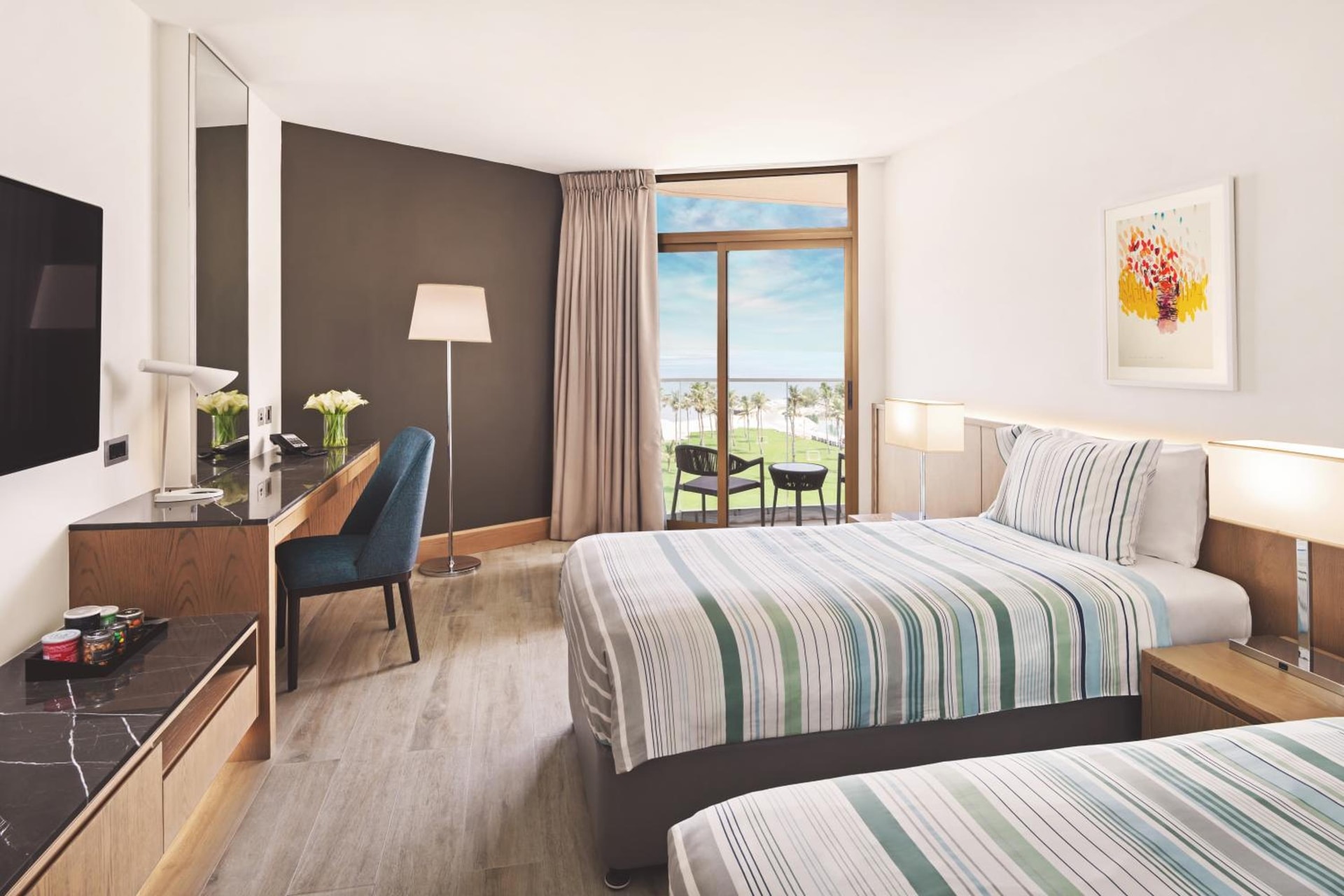 JA Beach Hotel, Dubai