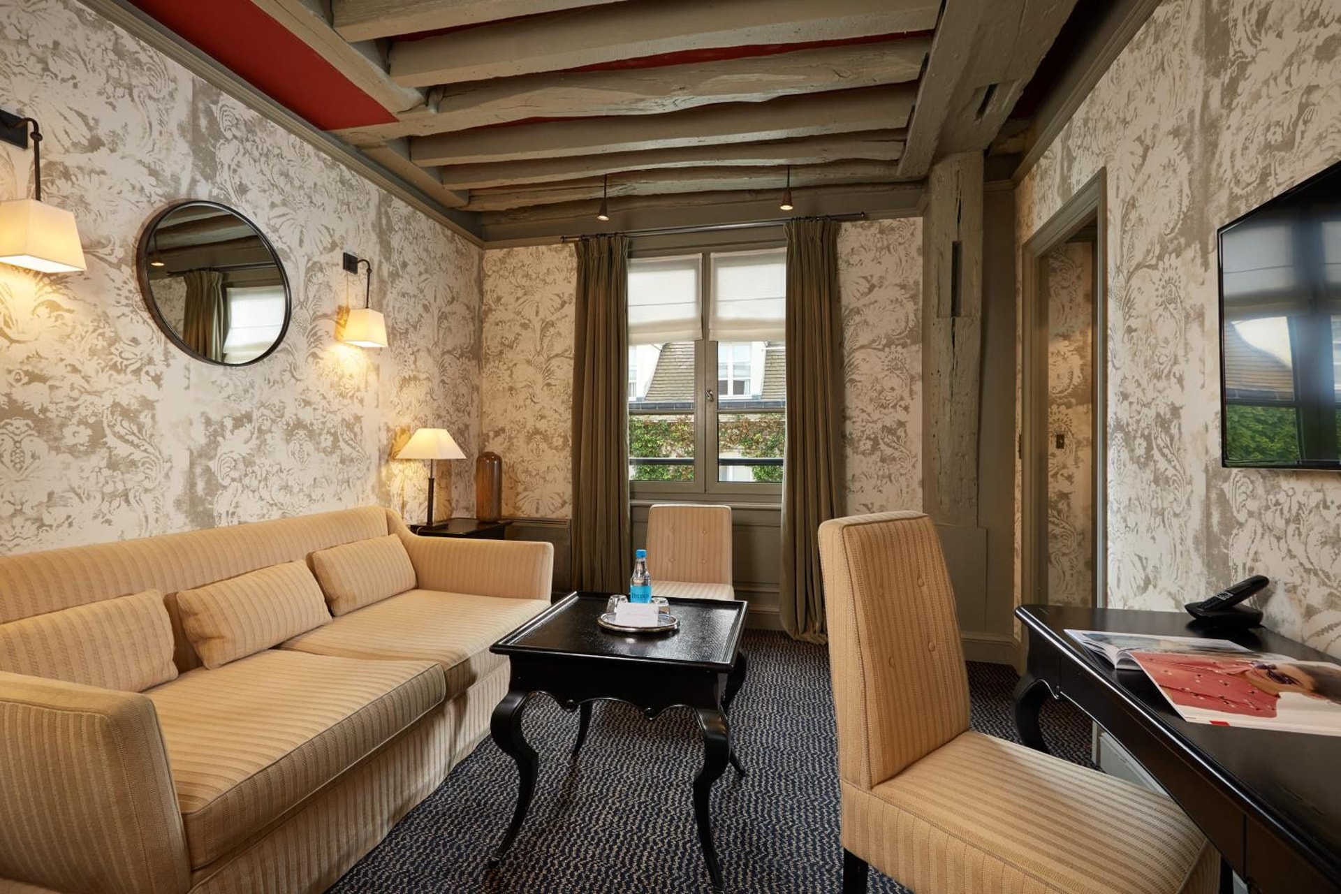 Le Pavillon de la Reine & Spa, Place des Vosges