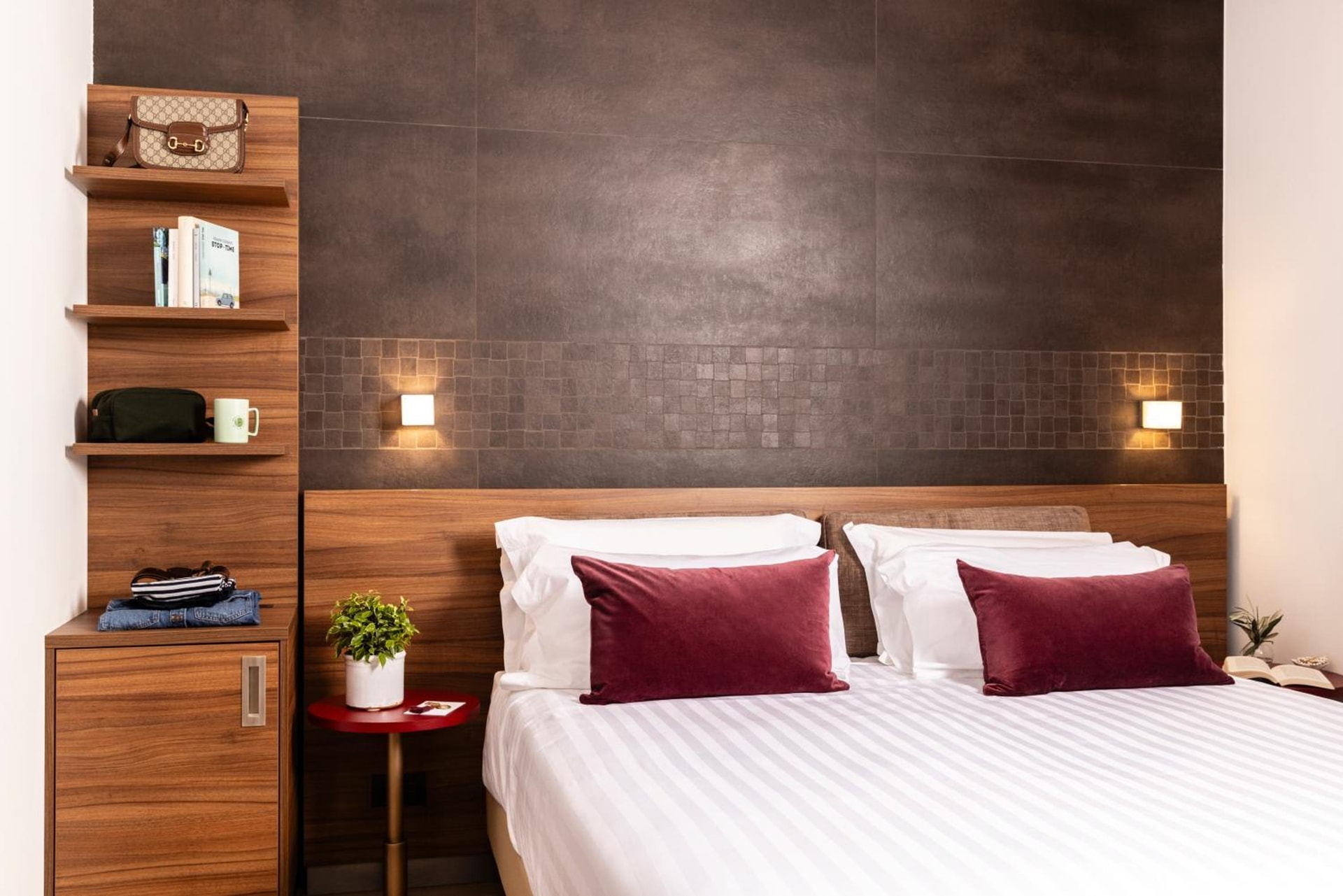 Adoro Hotel