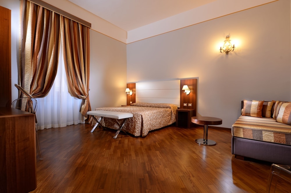 Hotel Golden
