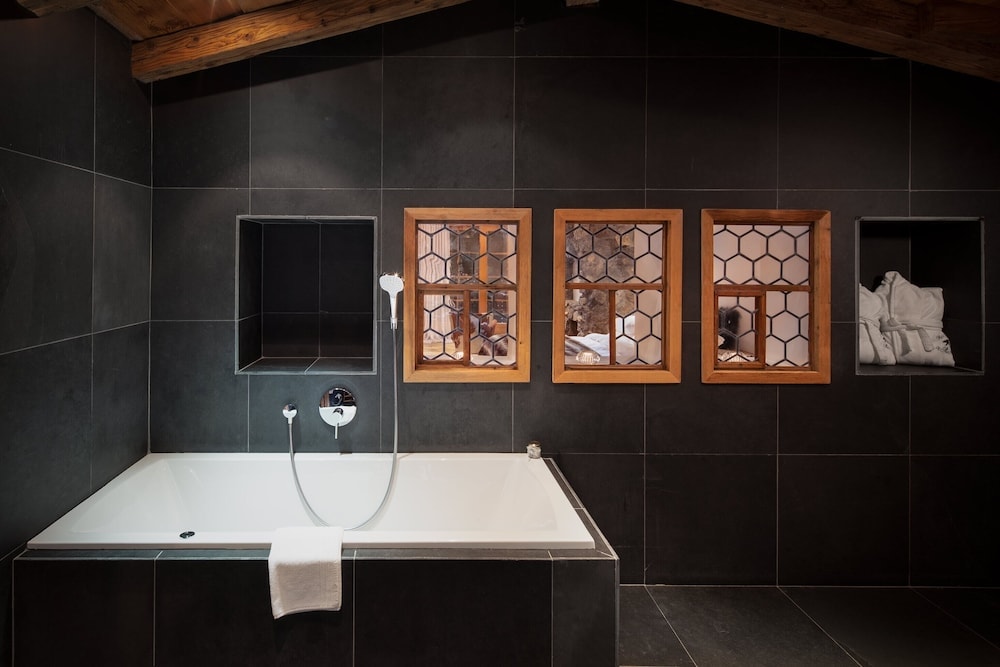 Hostellerie du Pas de L'Ours Relais et Chateaux