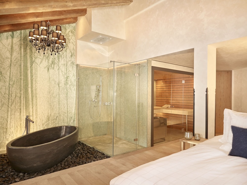 Hotel Firefly