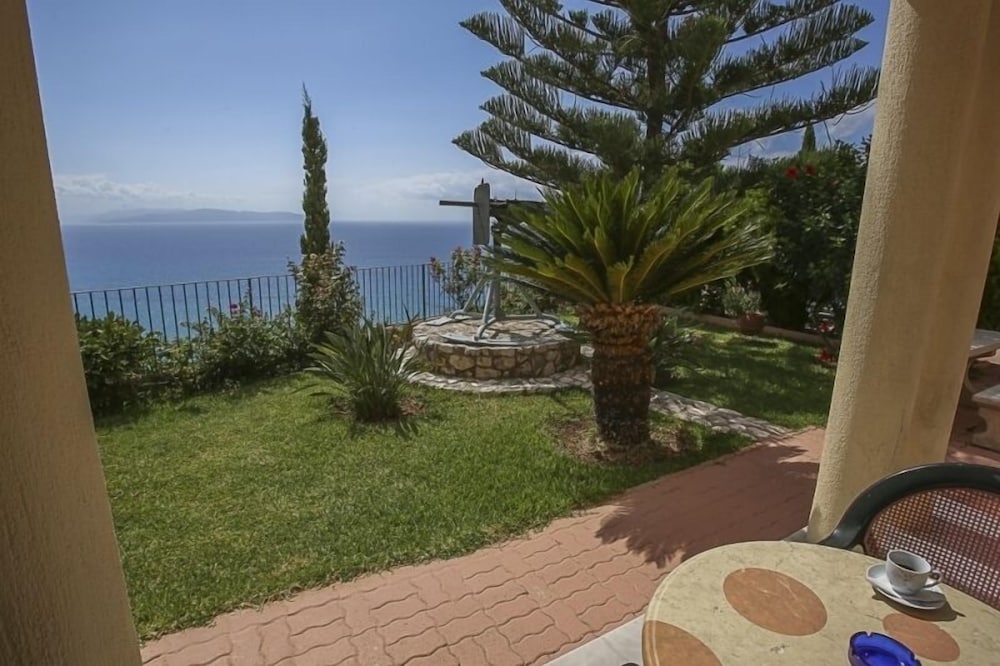 Garbis Villas