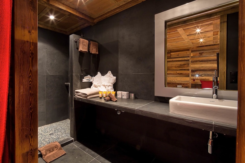 Hostellerie du Pas de L'Ours Relais et Chateaux