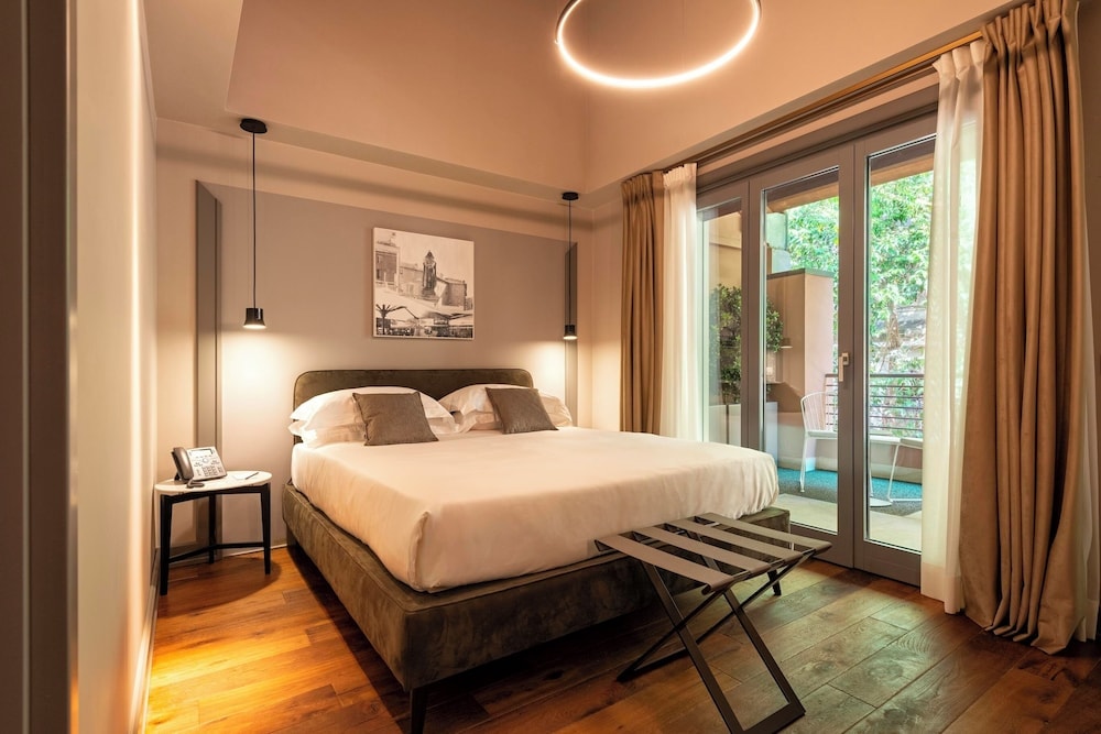 Loly Boutique Hotel