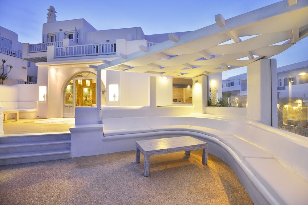 Petinos Beach Hotel