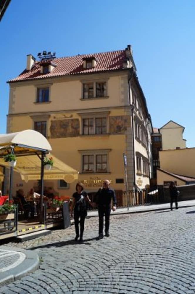 Hotel U Tri Pstrosu