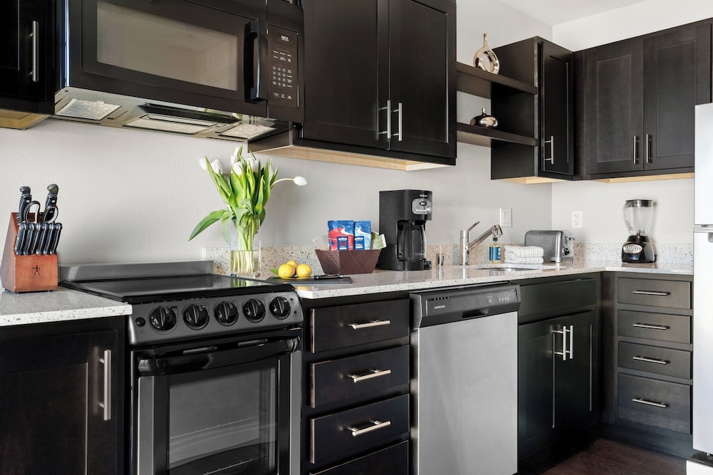 Suites At Fishermans Wharf