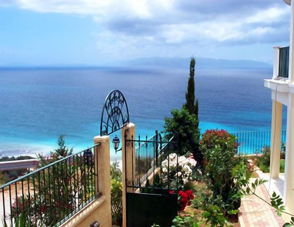 Garbis Villas