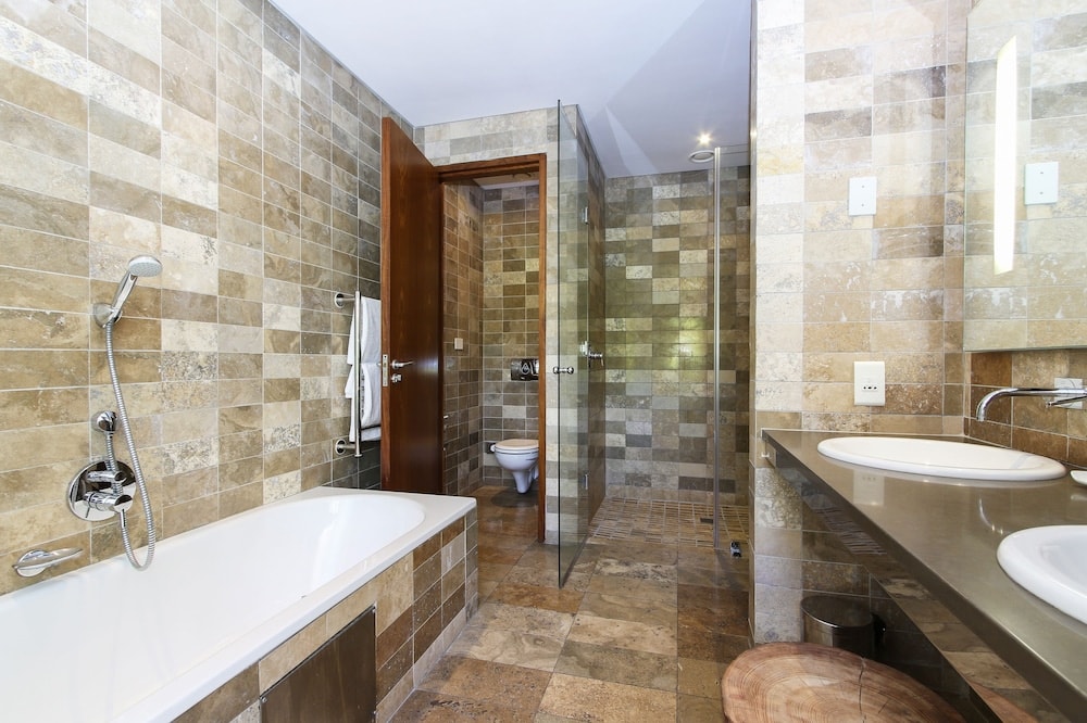 Vineyard Hotel