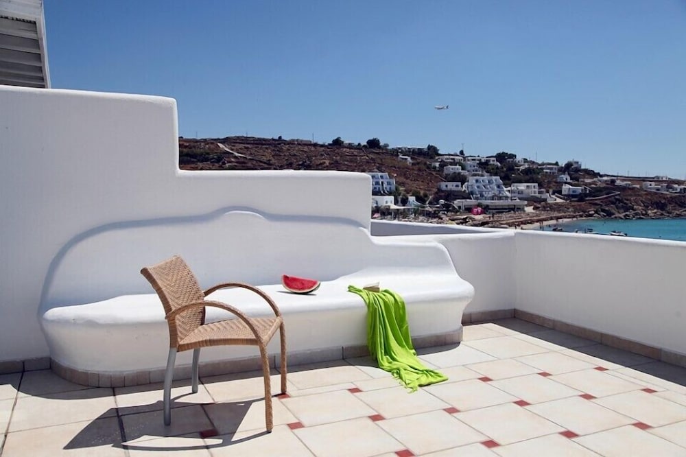 Petinos Beach Hotel