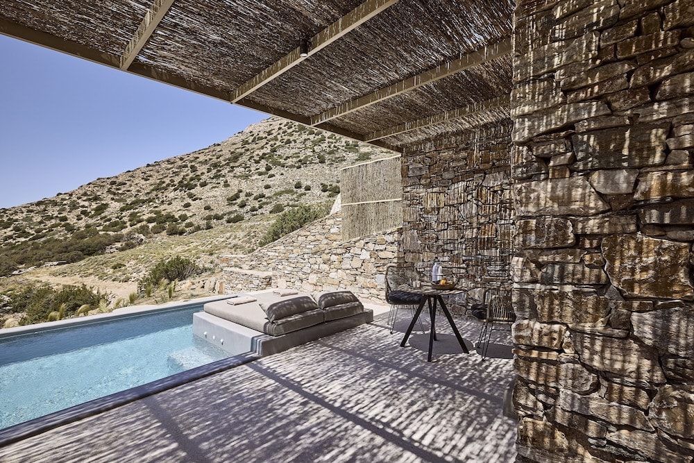 Apsila Pool Suites