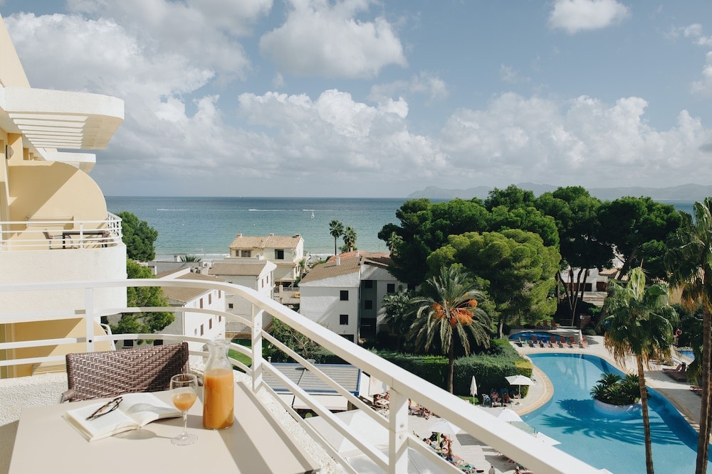 Hotel Ivory Playa Sports & Spa