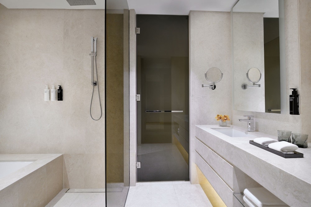 La Ville Hotel & Suites CITY WALK, Dubai, Autograph Collection