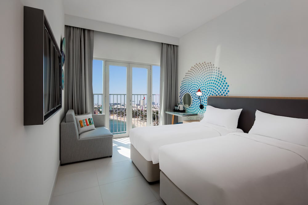 Rove La Mer Beach