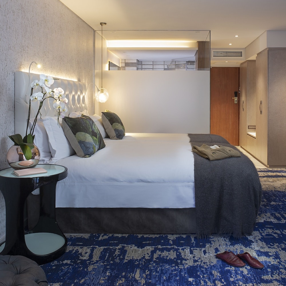 Vineyard Hotel