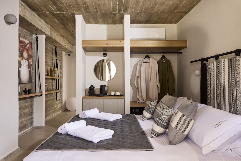 Apsila Pool Suites