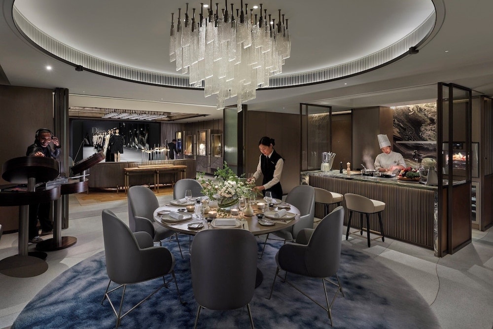 The Landmark Mandarin Oriental, Hong Kong