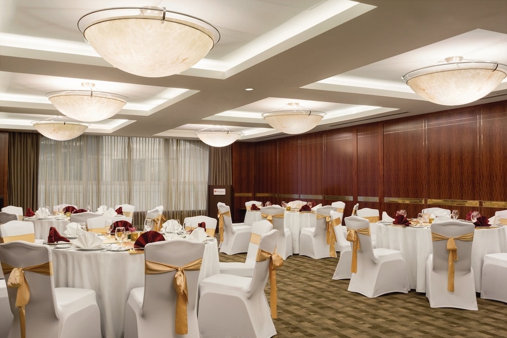 Crowne Plaza Dubai Jumeirah by IHG