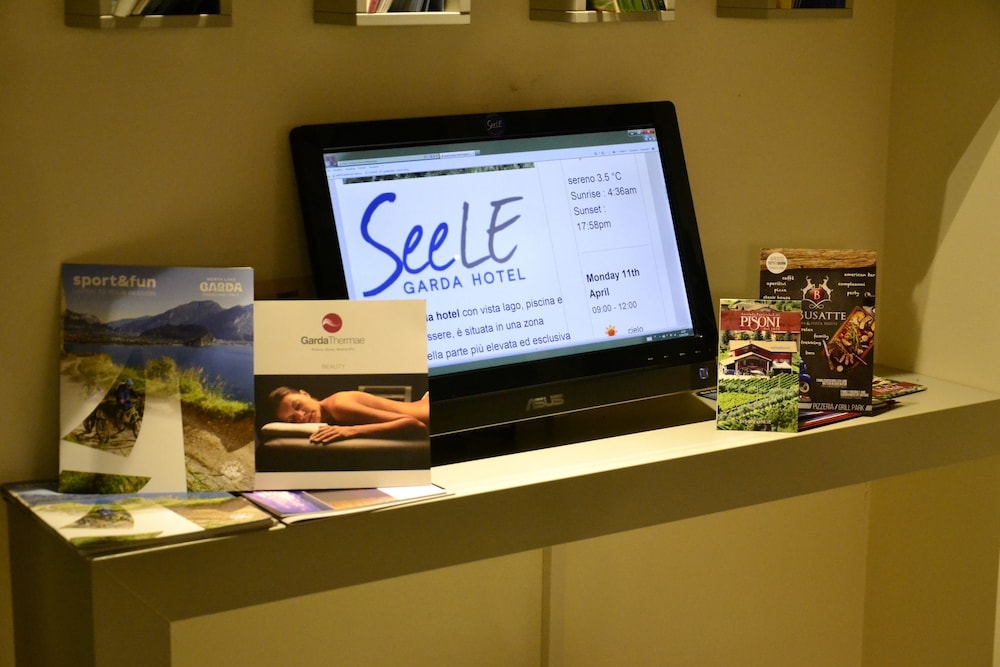 Hi Hotels Torbole Pool & Spa