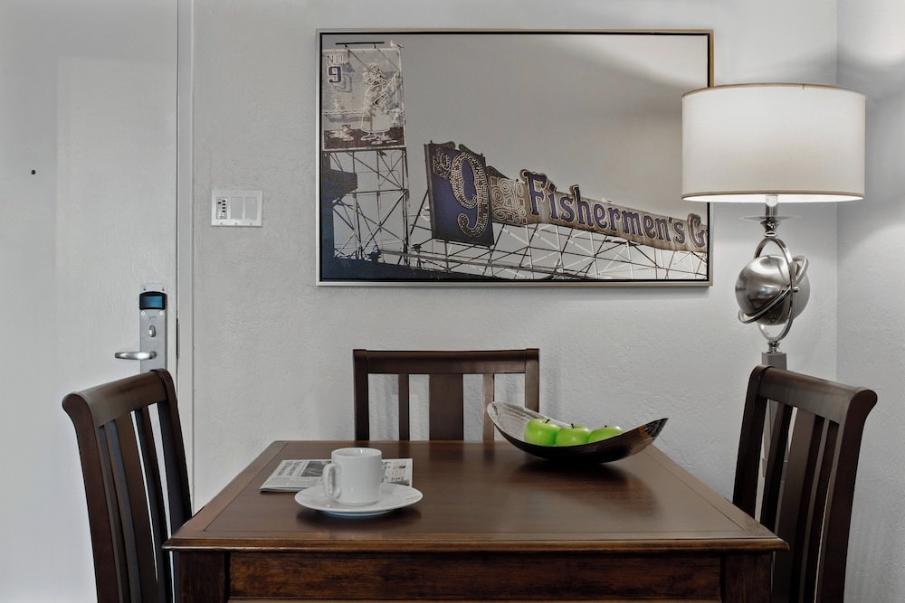 Suites At Fishermans Wharf