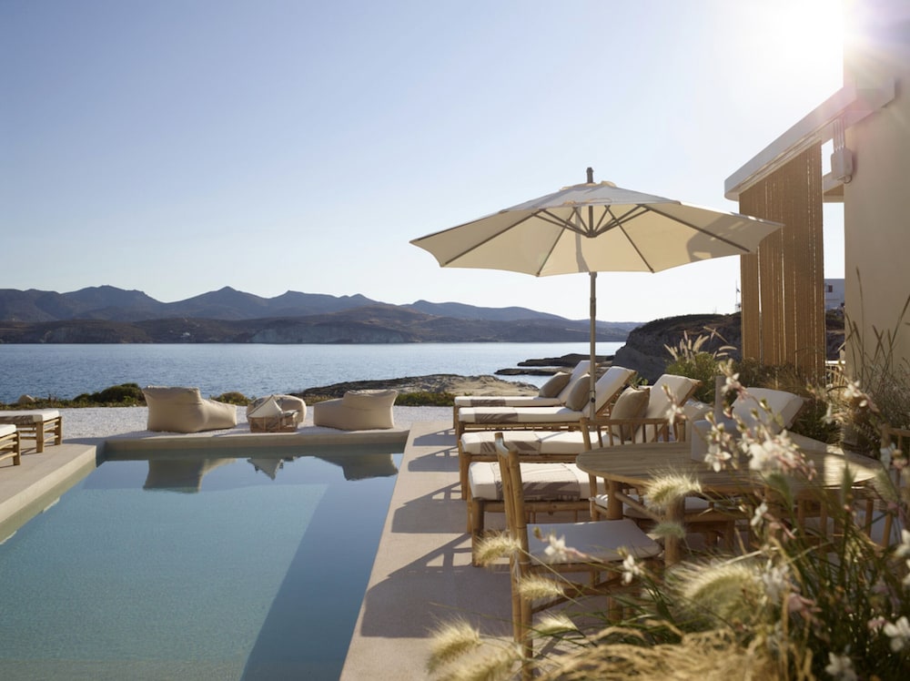 White Pebble Suites