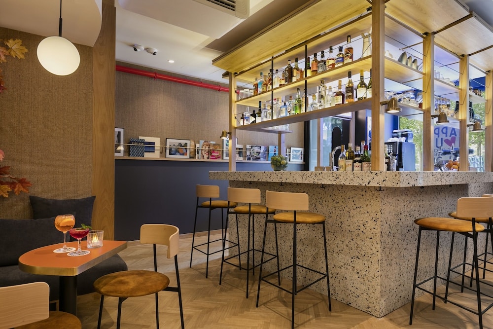 Oh La La! Hotel bar - Paris Bastille