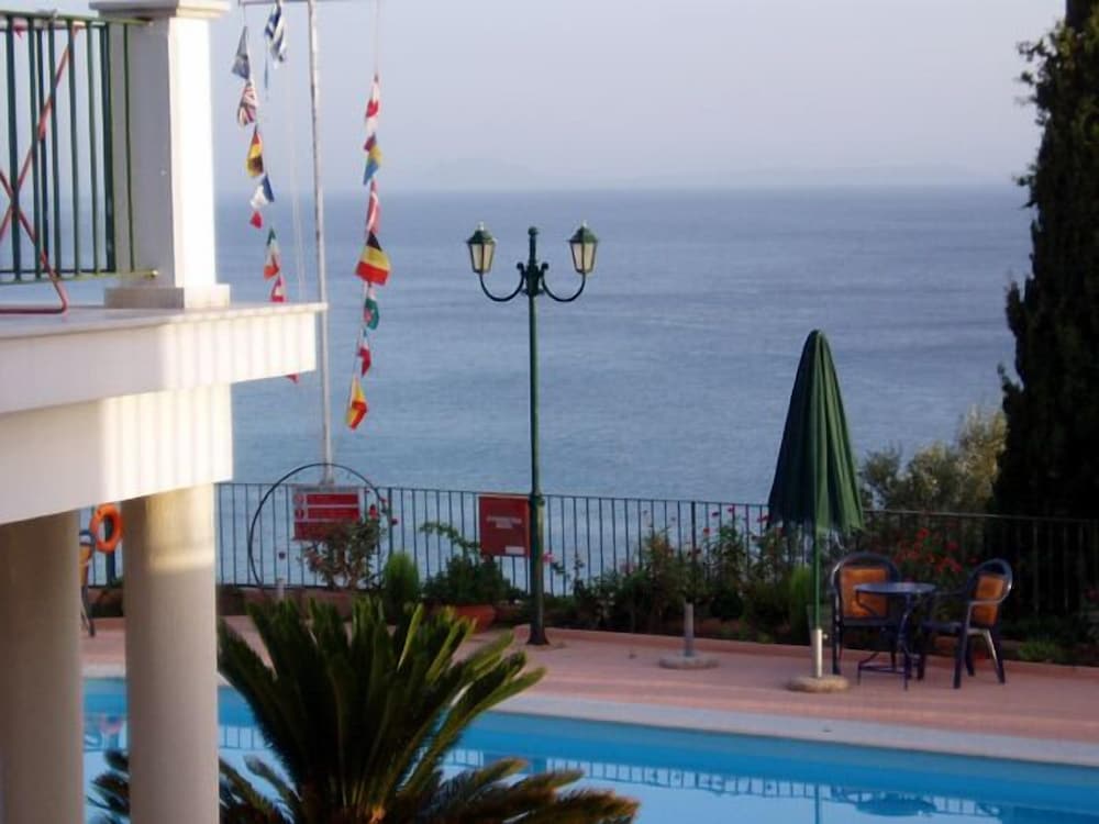 Garbis Villas