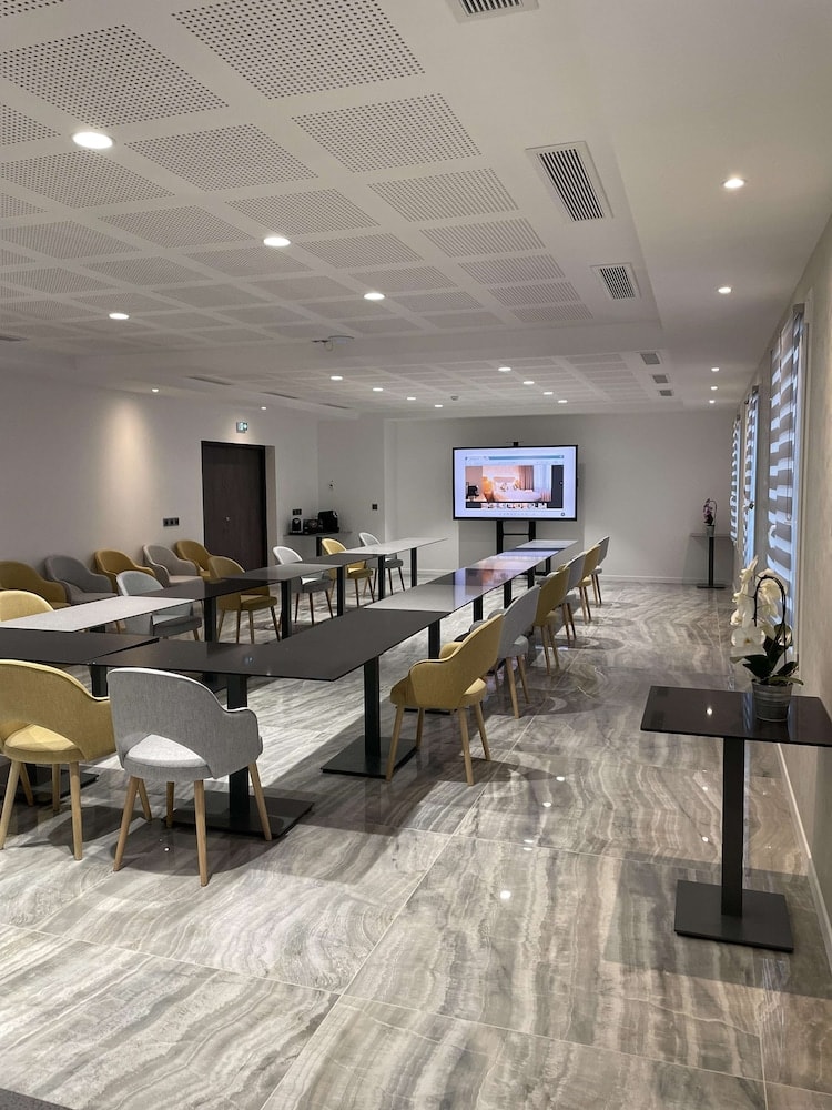 meeting & event spaces