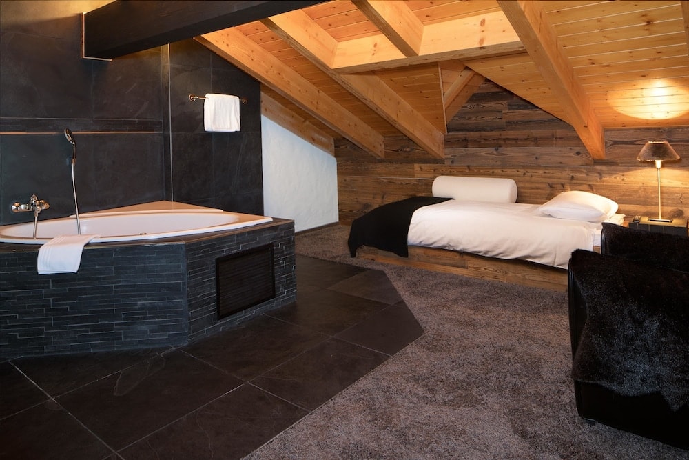 Hostellerie du Pas de L'Ours Relais et Chateaux