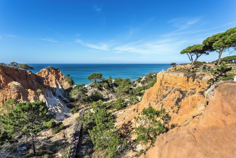 Pine Cliffs Suites