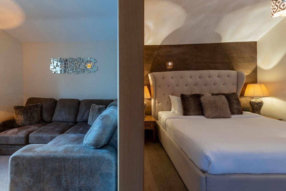 Lakes Hotel and Spa