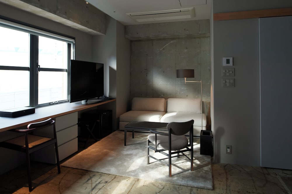 TONES OSAKA