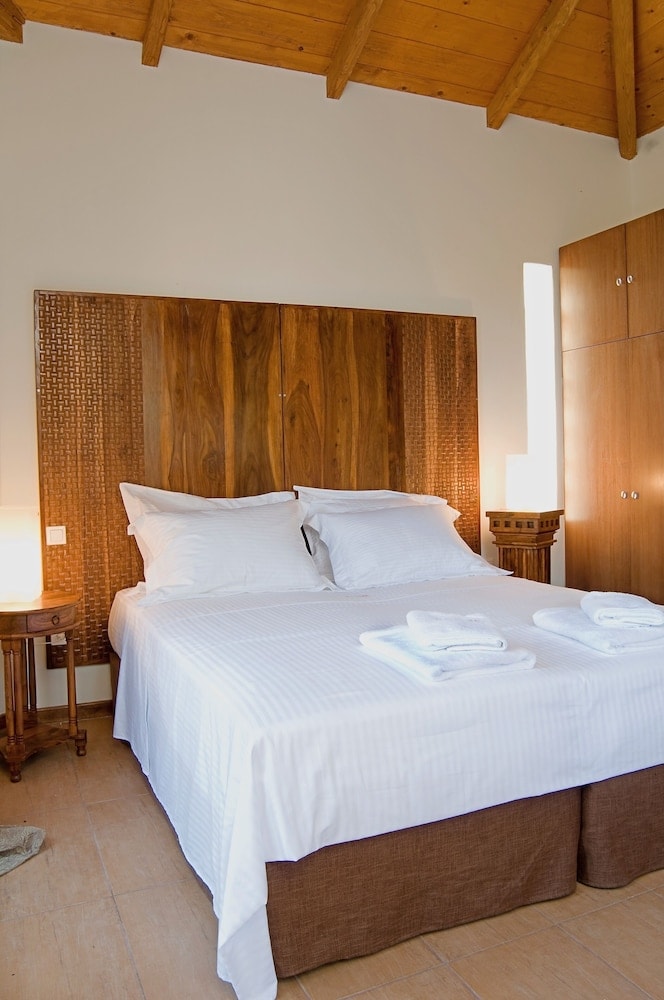 Poikilma Alonissos Villas